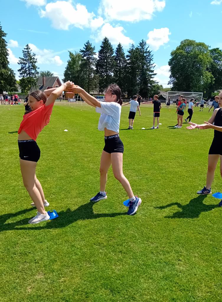 Journée sportive au collège 27 512655072 1242664267869869 2032218488853646952 n