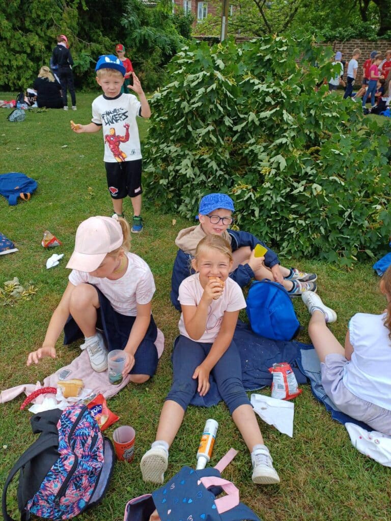 Journée sportive de l'école 24 514223461 1246159730853656 1457347043106404374 n