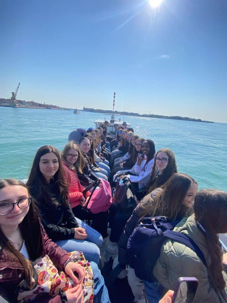 654803994 1482342323902061 8907220236943918646 n