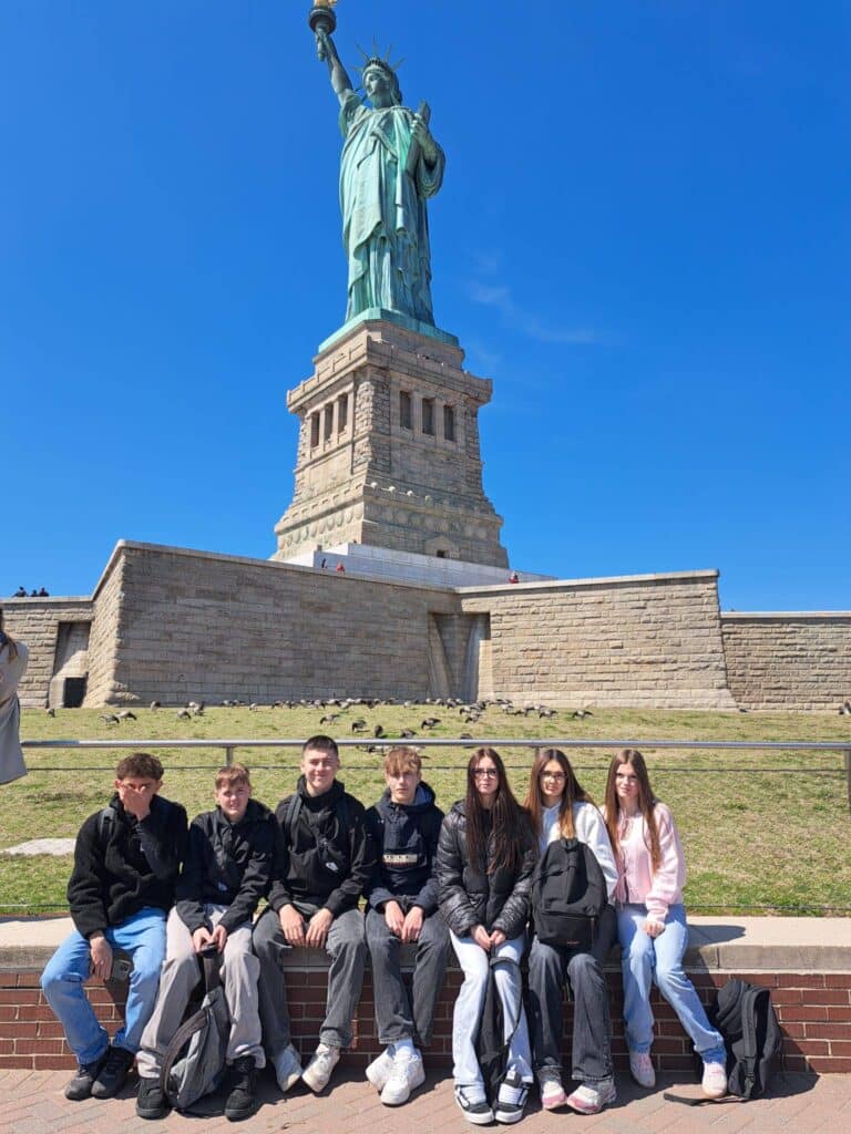 669027560 1498080778994882 2470168146930941696 n