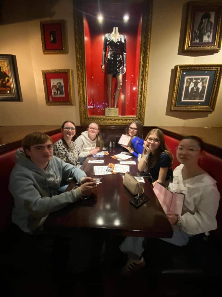 671588323 1499834872152806 4260042581346458474 n