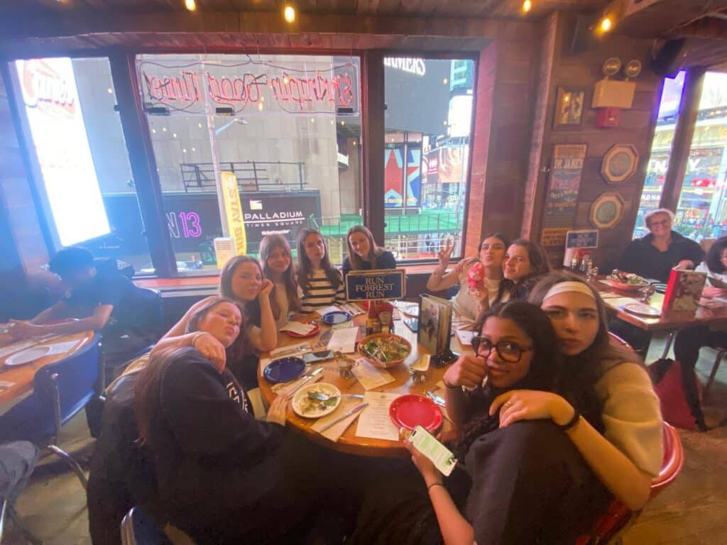 672352000 1501542948648665 2953895670989418292 n